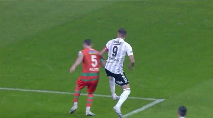 Trioda Beşiktaş - Alanyaspor maçının tartışmalı pozisyonları değerlendirildi: İlk golden önce faul var mı