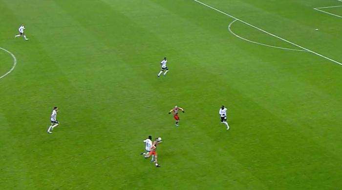Trioda Beşiktaş - Alanyaspor maçının tartışmalı pozisyonları değerlendirildi: İlk golden önce faul var mı