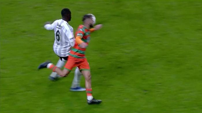 Trioda Beşiktaş - Alanyaspor maçının tartışmalı pozisyonları değerlendirildi: İlk golden önce faul var mı