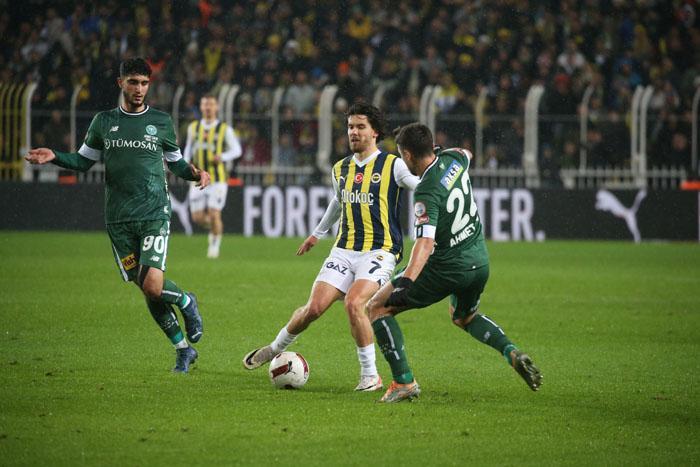 Fenerbahçe - Konyaspor maçından ekrana yansımayan görüntüler