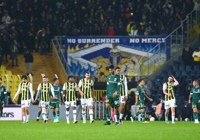 Fenerbahçe - Konyaspor maçından ekrana yansımayan görüntüler