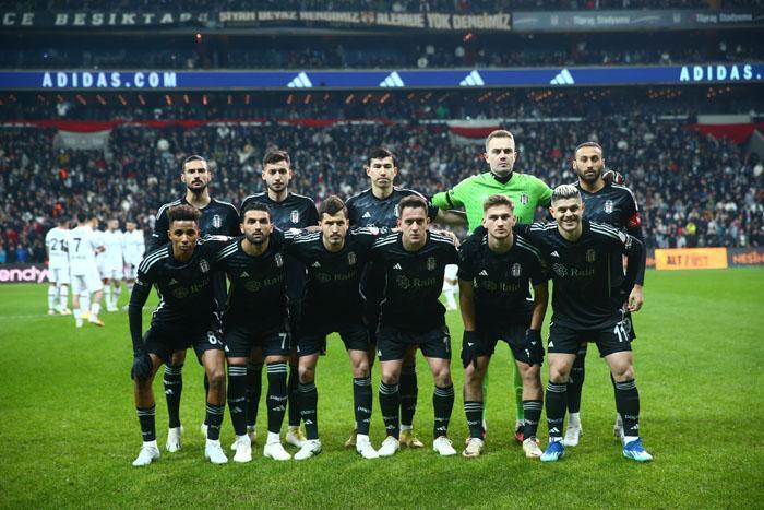 Beşiktaş - Fatih Karagümrük maçından ekrana yansımayan kareler