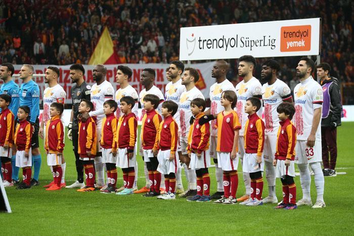 Galatasaray - Kayserispor maçından ekranlara yansımayan kareler