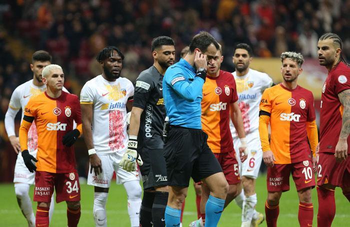 Galatasaray - Kayserispor maçından ekranlara yansımayan kareler