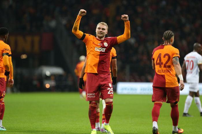 Galatasaray - Kayserispor maçından ekranlara yansımayan kareler