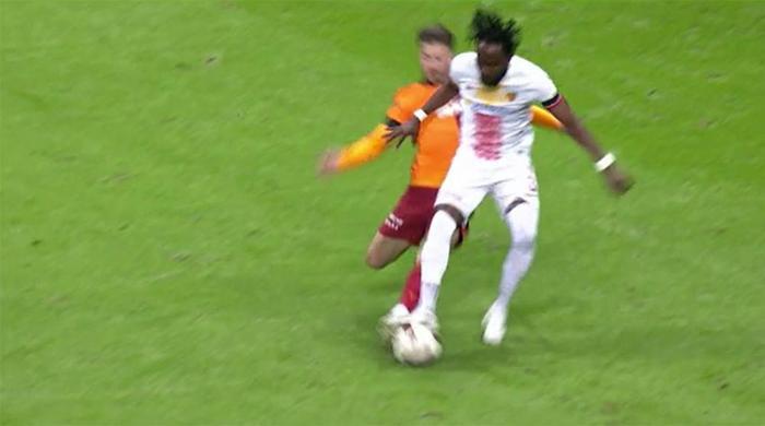 Trioda Galatasaray - Kayserispor maçının tartışmalı pozisyonları değerlendirildi: İptal edilen gol, verilen penaltılar...