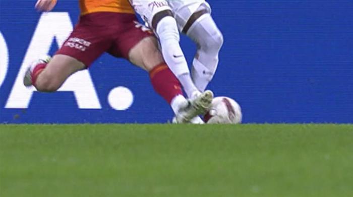 Trioda Galatasaray - Kayserispor maçının tartışmalı pozisyonları değerlendirildi: İptal edilen gol, verilen penaltılar...