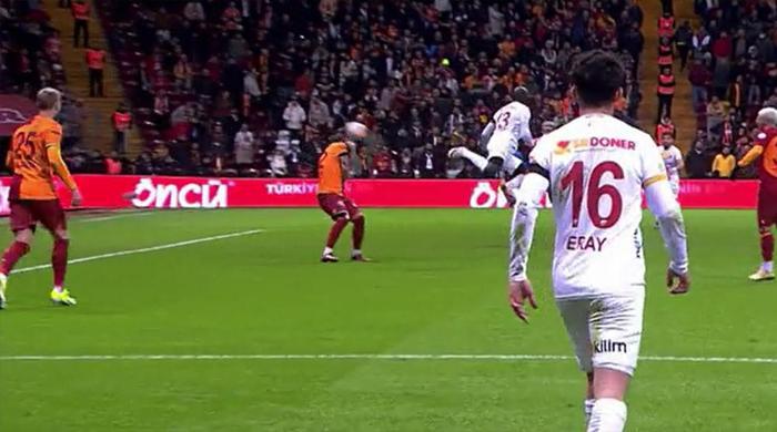 Trioda Galatasaray - Kayserispor maçının tartışmalı pozisyonları değerlendirildi: İptal edilen gol, verilen penaltılar...