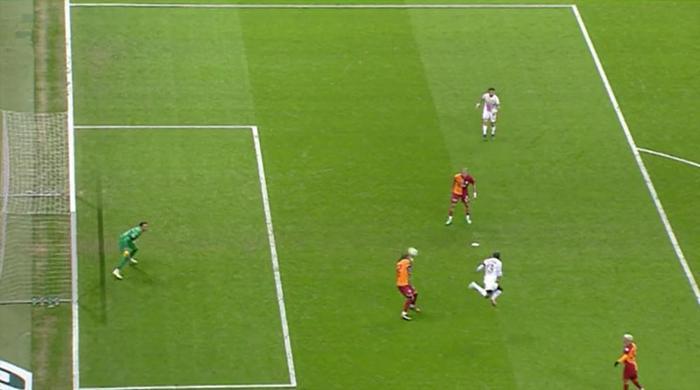 Trioda Galatasaray - Kayserispor maçının tartışmalı pozisyonları değerlendirildi: İptal edilen gol, verilen penaltılar...