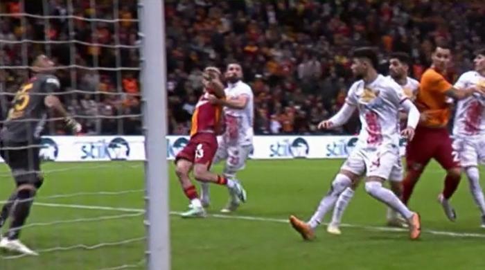 Trioda Galatasaray - Kayserispor maçının tartışmalı pozisyonları değerlendirildi: İptal edilen gol, verilen penaltılar...