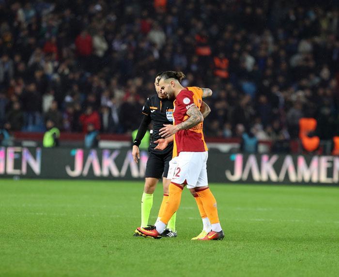 Trabzonspor - Galatasaray maçından ekrana yansımayan görüntüler