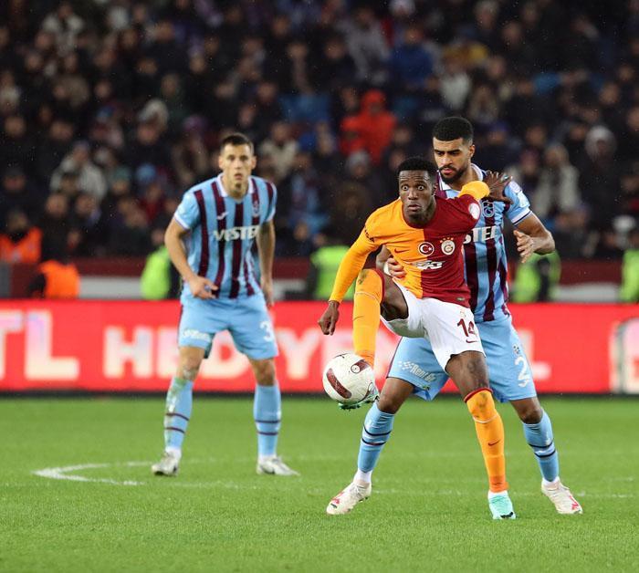 Trabzonspor - Galatasaray maçından ekrana yansımayan görüntüler