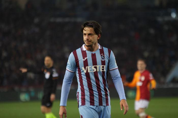 Trabzonspor - Galatasaray maçından ekrana yansımayan görüntüler