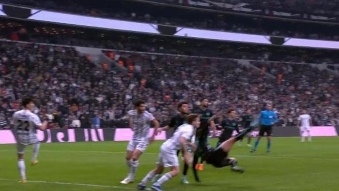 SVENSSON’UN YAPTIĞI PENALTIYDI