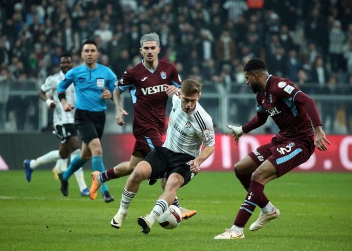 Beşiktaş - Trabzonspor derbisine damga vuran görüntüler