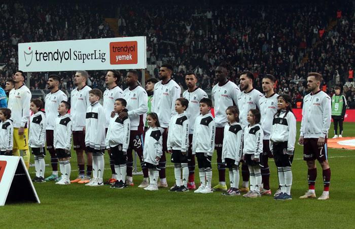 Beşiktaş - Trabzonspor derbisine damga vuran görüntüler
