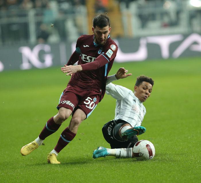 Beşiktaş - Trabzonspor derbisine damga vuran görüntüler