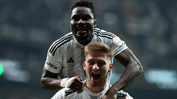 Beşiktaş - Trabzonspor derbisine damga vuran görüntüler