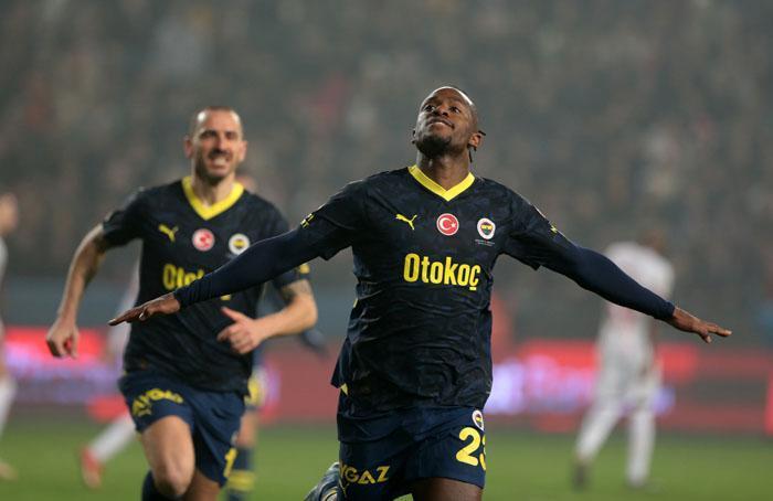 Gaziantep FK - Fenerbahçe maçına damga vuran görüntüler