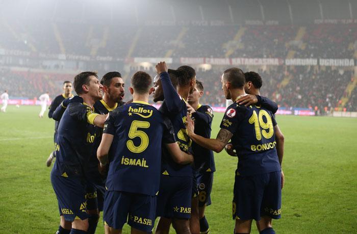 Gaziantep FK - Fenerbahçe maçına damga vuran görüntüler