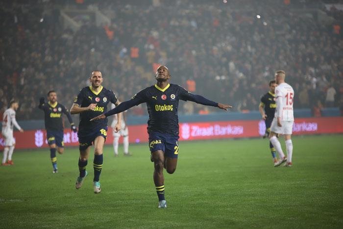 Gaziantep FK - Fenerbahçe maçına damga vuran görüntüler