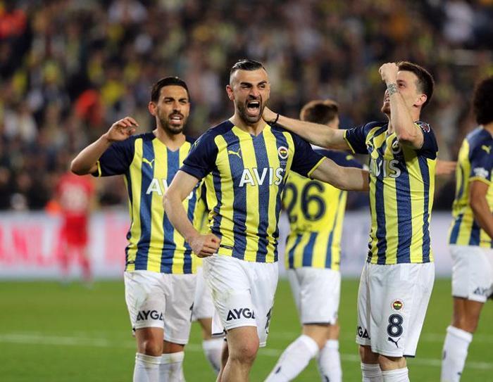 64 MAÇTA 19 GOL ATTI