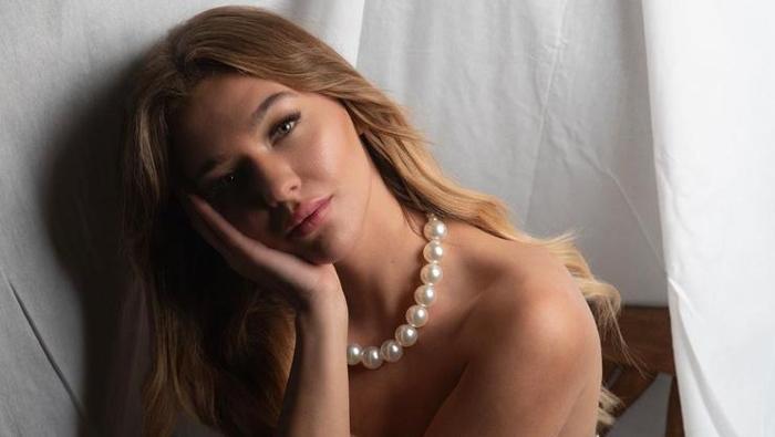 Güzel oyuncu Melisa Döngel kalbini Galatasaraylı yıldıza kaptırdı Sürpriz aşk gündem oldu