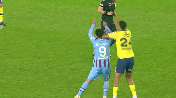 Trioda Trabzonspor - Fenerbahçe maçının tartışmalı pozisyonları değerlendirildi: Verilen penaltı kararı, goller öncesindeki faul şüpheleri...