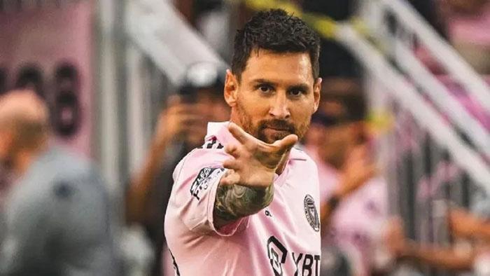 20 MAÇTA 17 GOL, 7 ASİST