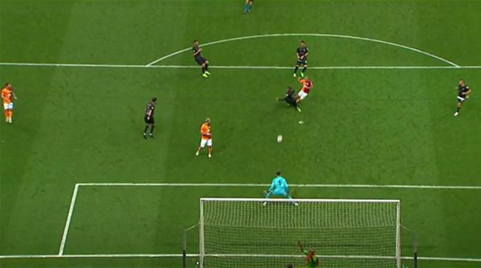 Trioda Galatasaray - Pendikspor maçının tartışmalı pozisyonları değerlendirildi: Penaltı beklenen anlar, faul şüphesi olan gol, tekrar edilen penaltı vuruşu...