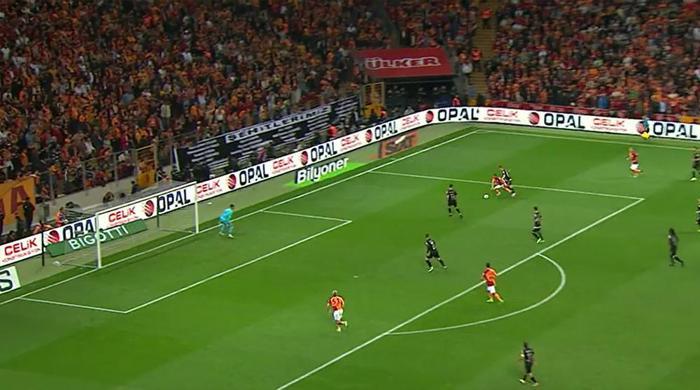 Trioda Galatasaray - Pendikspor maçının tartışmalı pozisyonları değerlendirildi: Penaltı beklenen anlar, faul şüphesi olan gol, tekrar edilen penaltı vuruşu...