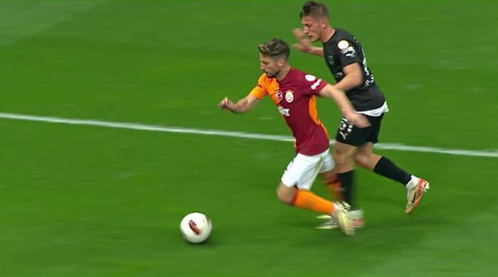Trioda Galatasaray - Pendikspor maçının tartışmalı pozisyonları değerlendirildi: Penaltı beklenen anlar, faul şüphesi olan gol, tekrar edilen penaltı vuruşu...
