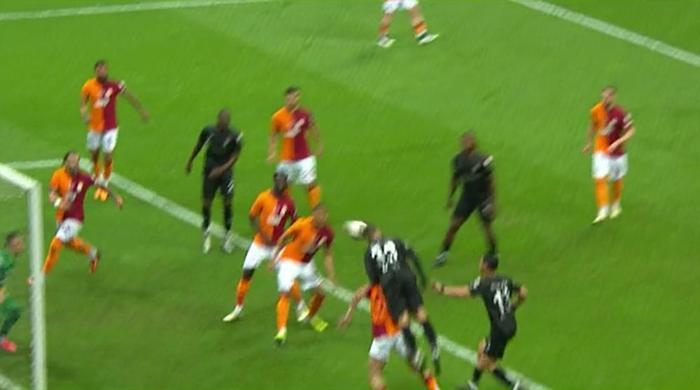 Trioda Galatasaray - Pendikspor maçının tartışmalı pozisyonları değerlendirildi: Penaltı beklenen anlar, faul şüphesi olan gol, tekrar edilen penaltı vuruşu...