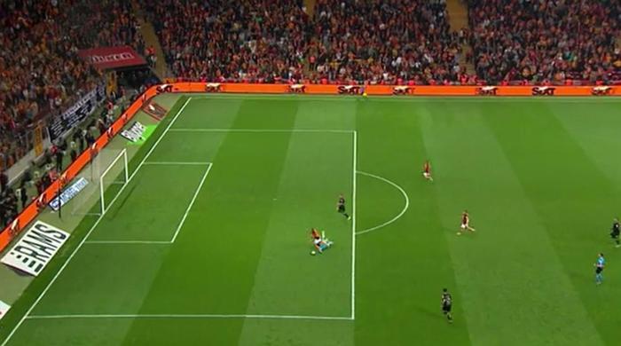 Trioda Galatasaray - Pendikspor maçının tartışmalı pozisyonları değerlendirildi: Penaltı beklenen anlar, faul şüphesi olan gol, tekrar edilen penaltı vuruşu...