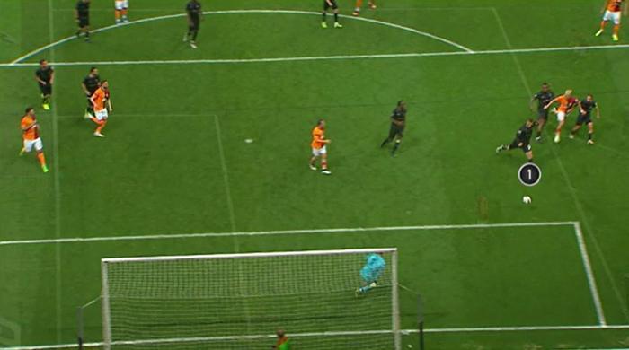 Trioda Galatasaray - Pendikspor maçının tartışmalı pozisyonları değerlendirildi: Penaltı beklenen anlar, faul şüphesi olan gol, tekrar edilen penaltı vuruşu...