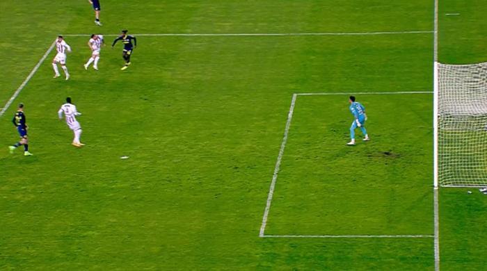 Trioda Sivasspor - Fenerbahçe maçının tartışmalı pozisyonları değerlendirildi: VAR müdahalesiyle verilen penaltıda karar doğru mu