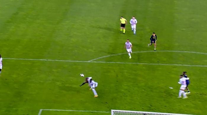 Trioda Sivasspor - Fenerbahçe maçının tartışmalı pozisyonları değerlendirildi: VAR müdahalesiyle verilen penaltıda karar doğru mu