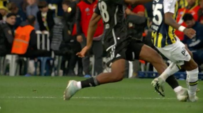 Trioda Fenerbahçe - Beşiktaş derbisinin tartışmalı pozisyonları değerlendirildi: Kırmızı kart kararı, penaltı beklentisi, ikinci sarı ihtimali...