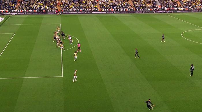 Trioda Fenerbahçe - Beşiktaş derbisinin tartışmalı pozisyonları değerlendirildi: Kırmızı kart kararı, penaltı beklentisi, ikinci sarı ihtimali...