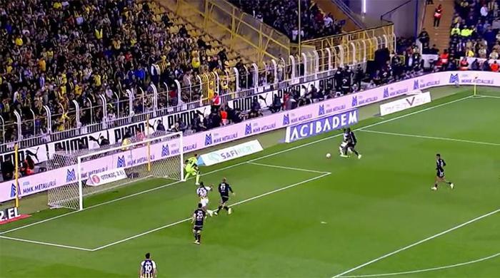 Trioda Fenerbahçe - Beşiktaş derbisinin tartışmalı pozisyonları değerlendirildi: Kırmızı kart kararı, penaltı beklentisi, ikinci sarı ihtimali...