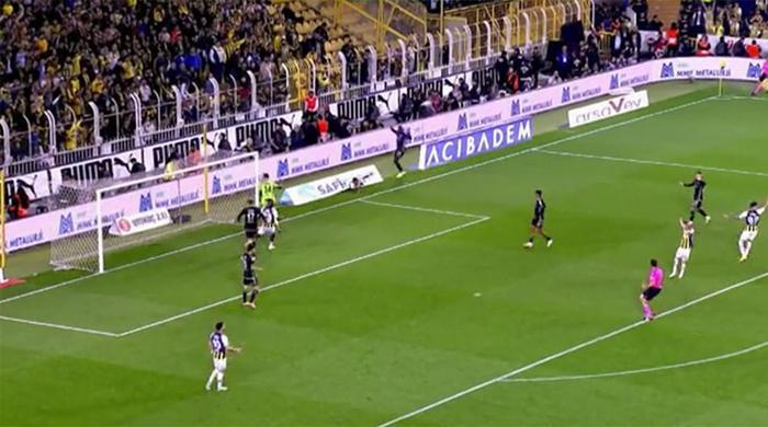 Trioda Fenerbahçe - Beşiktaş derbisinin tartışmalı pozisyonları değerlendirildi: Kırmızı kart kararı, penaltı beklentisi, ikinci sarı ihtimali...
