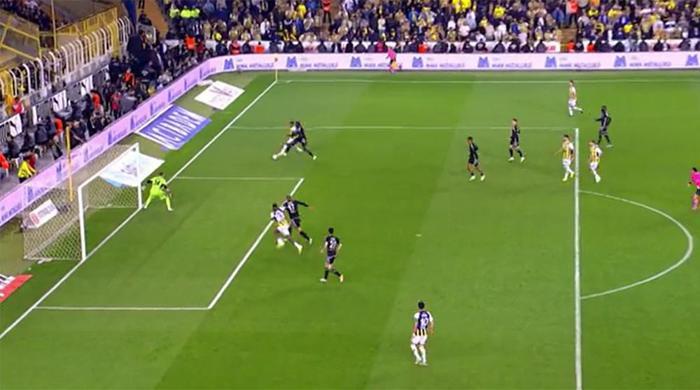 Trioda Fenerbahçe - Beşiktaş derbisinin tartışmalı pozisyonları değerlendirildi: Kırmızı kart kararı, penaltı beklentisi, ikinci sarı ihtimali...
