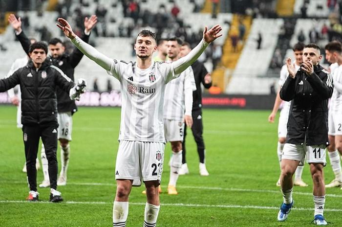 Beşiktaşın yıldızı Ernest Muçiye sürpriz teklif