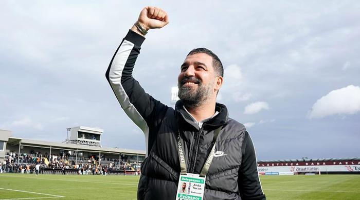 Şampiyon Eyüpspor kupasını kaldırdı Arda Turanın büyük sevinci...