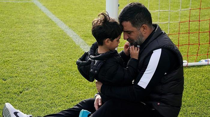 Şampiyon Eyüpspor kupasını kaldırdı Arda Turanın büyük sevinci...