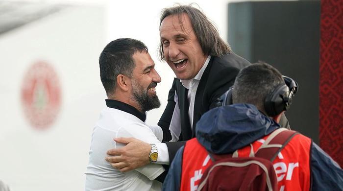Şampiyon Eyüpspor kupasını kaldırdı Arda Turanın büyük sevinci...