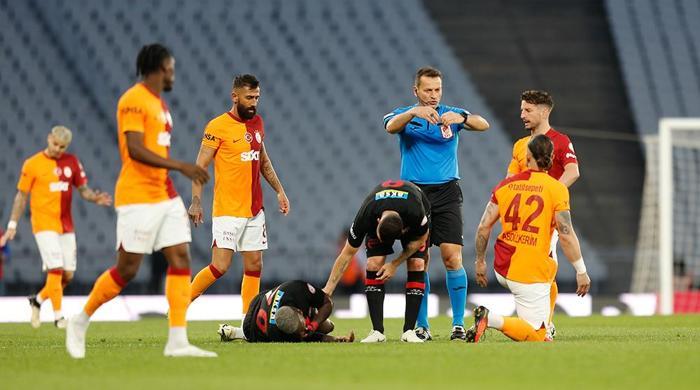 Trioda Fenerbahçe - Kayserispor ve Fatih Karagümrük - Galatasaray maçının tartışmalı pozisyonları değerlendirildi
