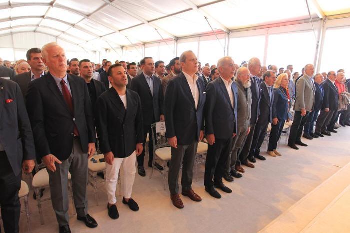 Galatasaraydan birlik beraberlik pozu Efsane başkanlar Kemerburgazda bir arada...