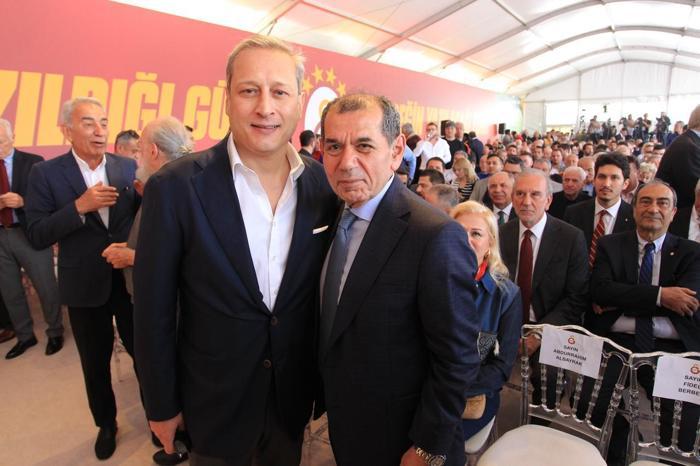 Galatasaraydan birlik beraberlik pozu Efsane başkanlar Kemerburgazda bir arada...