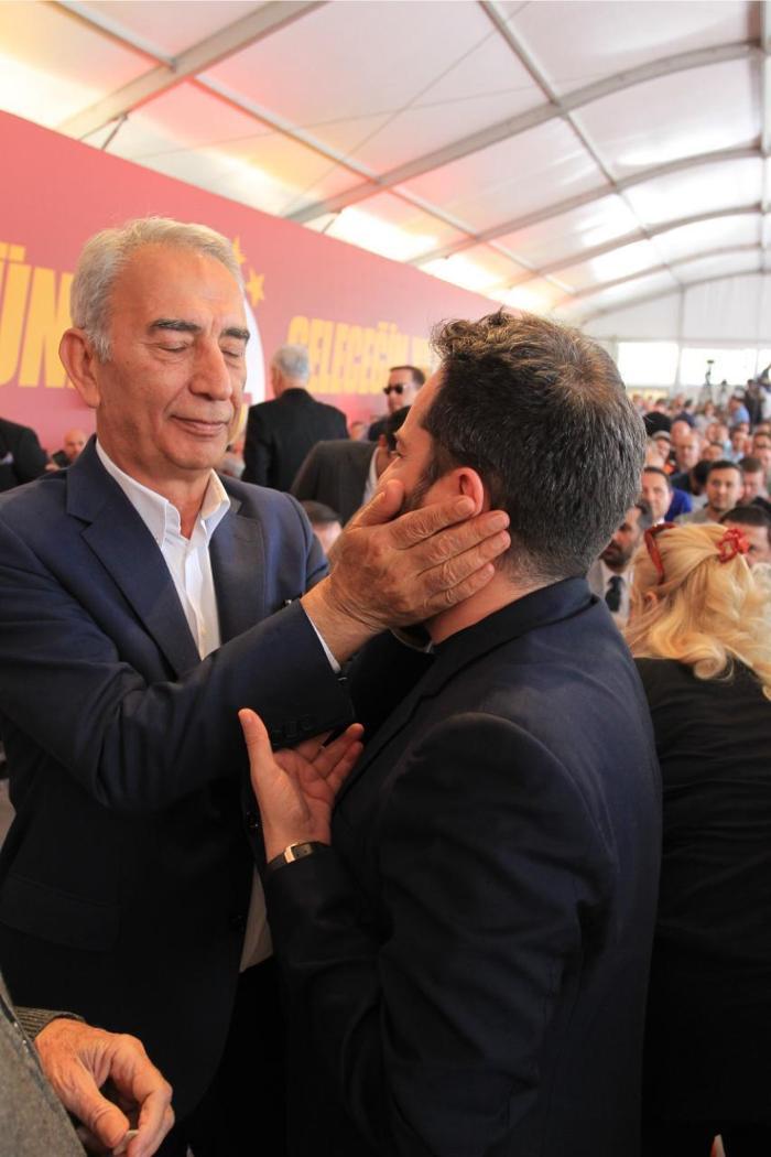 Galatasaraydan birlik beraberlik pozu Efsane başkanlar Kemerburgazda bir arada...